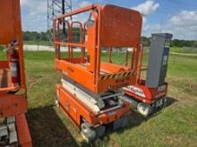 2017 SNORKEL S3219E SCISSOR LIFT SN:804232 electric powered, equipped with 19ft. Platform height,