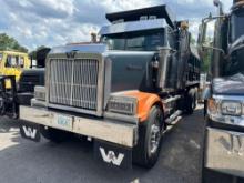 1999 WESTERN STAR 4964 DUMP TRUCK VN:958637 powered by Cummins diesel engine, 600hp, equipped with