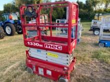 2017 MEC 1330SE SCISSOR LIFT SN:16301436 electric powered, equipped with 13ft. Platform height,