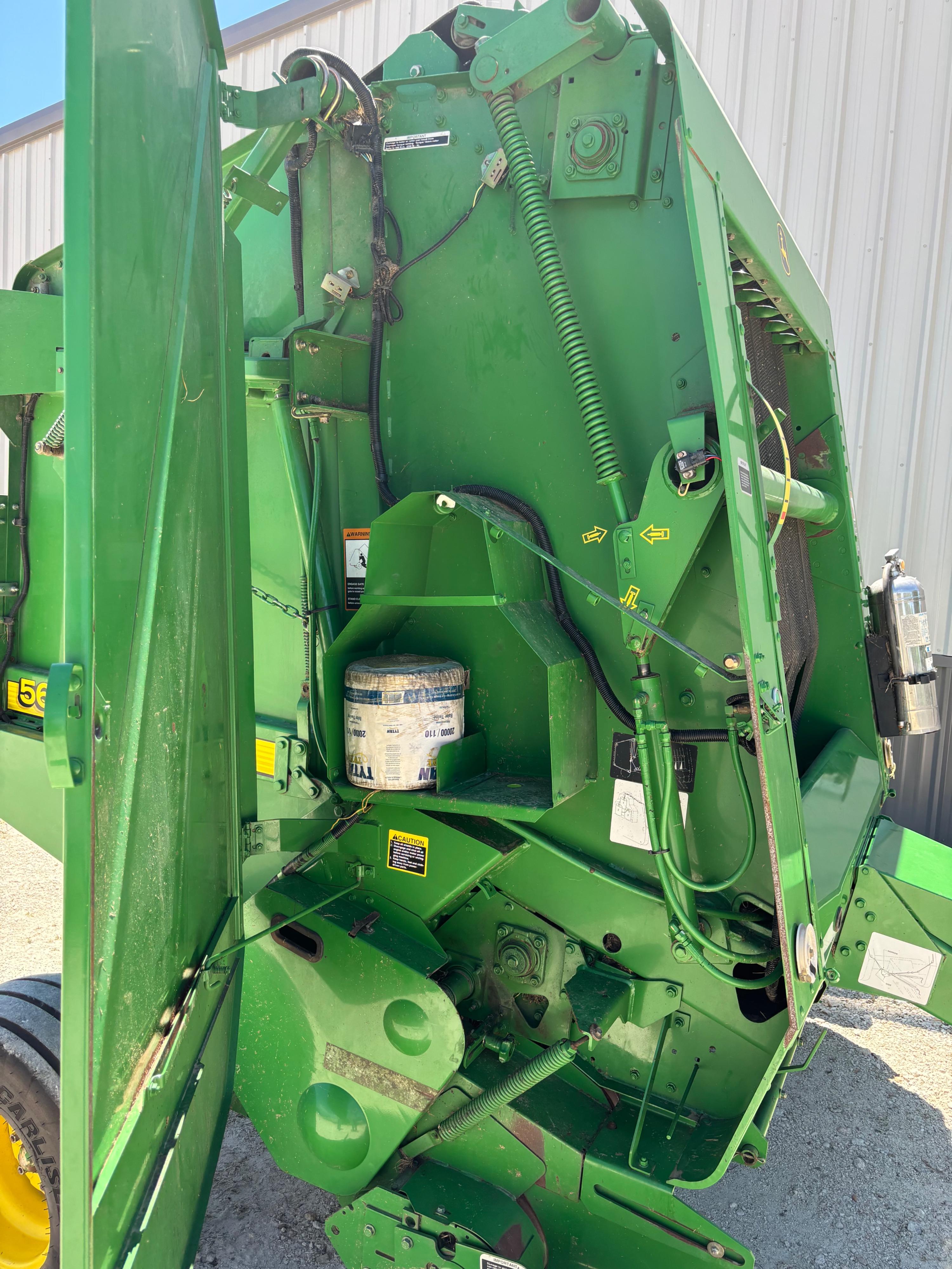 John Deere 567 Megawide Hay Baler