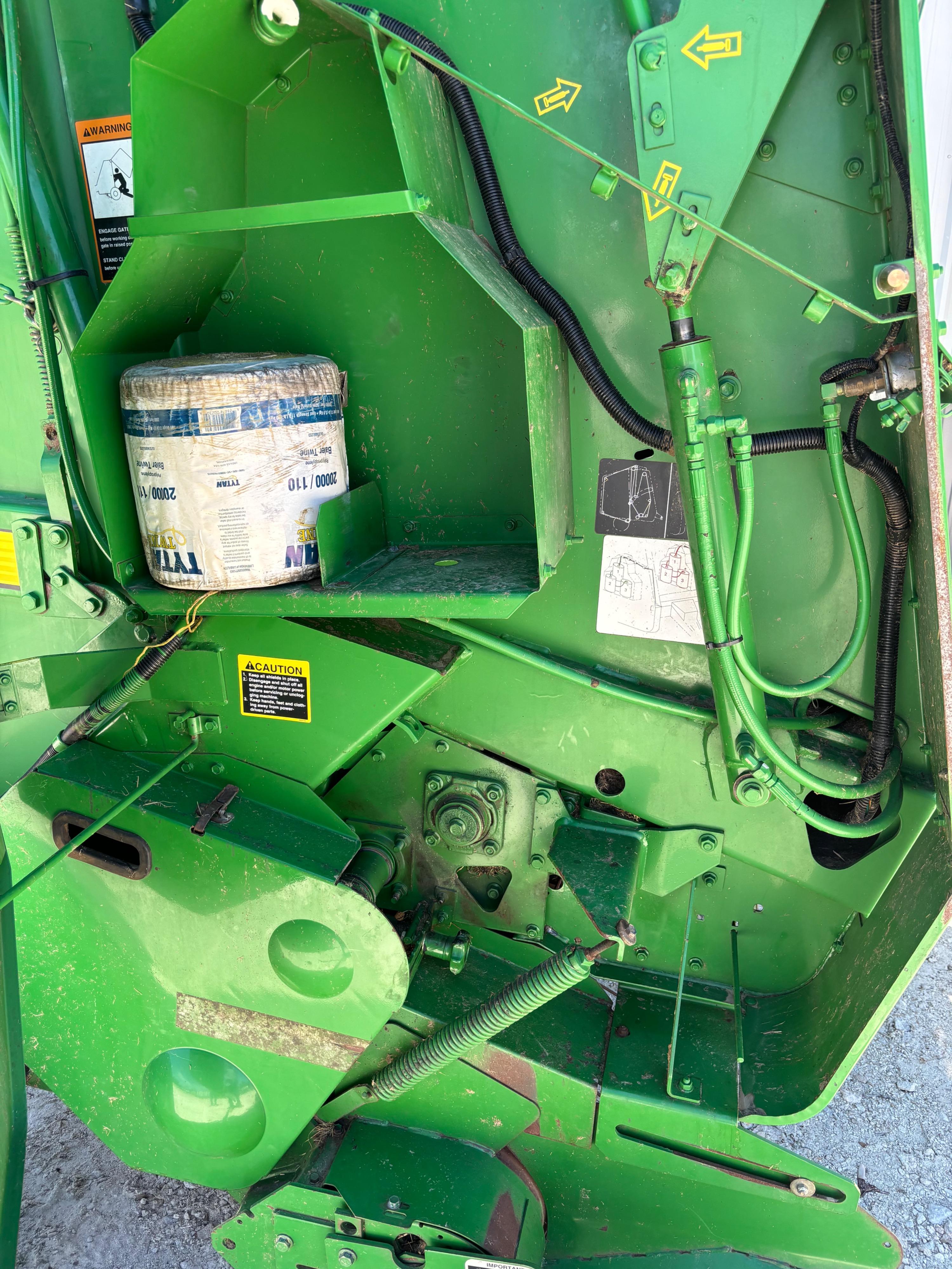 John Deere 567 Megawide Hay Baler