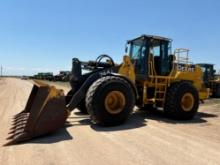 John Deere 744J W/ JD 10FT Tooth Bucket