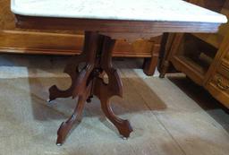 ANTIQUE RECTANGLE ACCENT WALNUT TABLE 31.5"x29.5"x29"