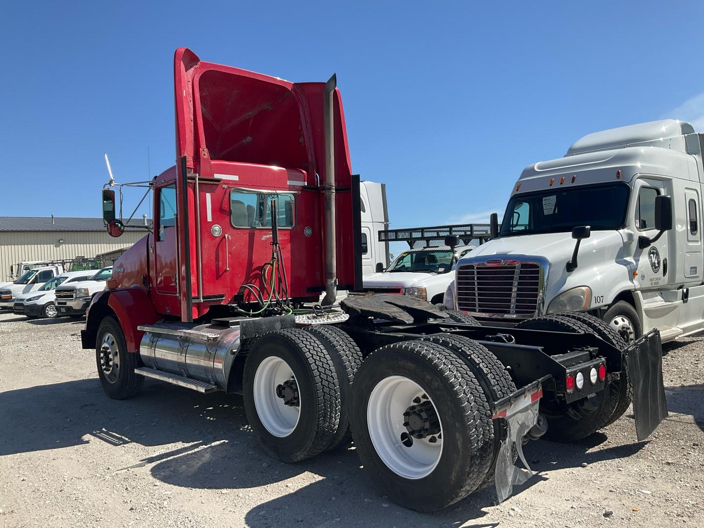 2013 KENWORTH T800 Serial Number: 1XKDD40X0DJ369052