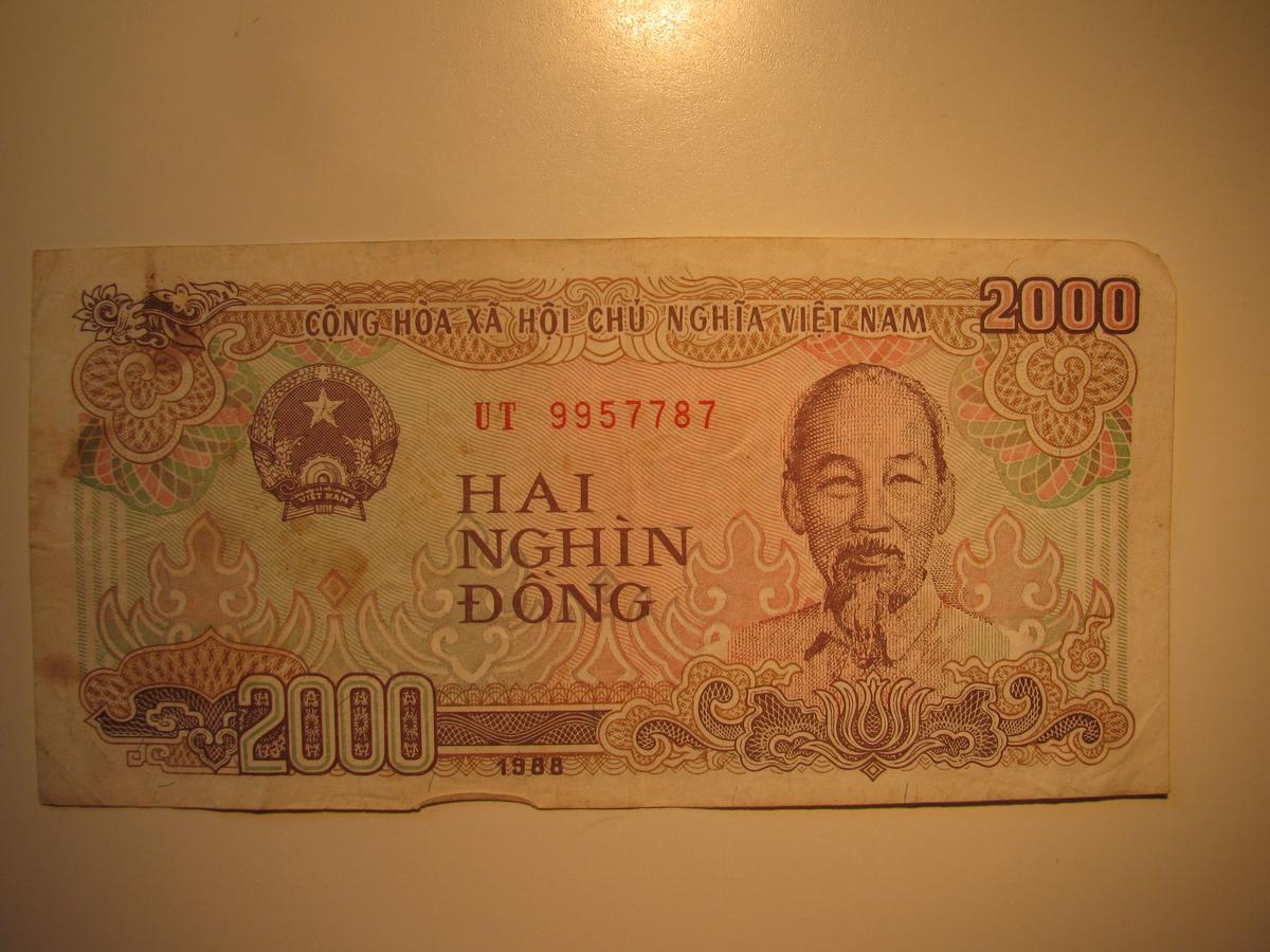 Foreign Currency: Vietnam 2,000 Dong