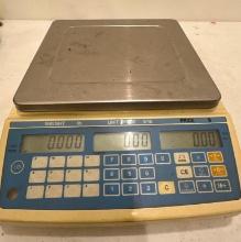 A&D Weighing Compact Bench Scale, Working
