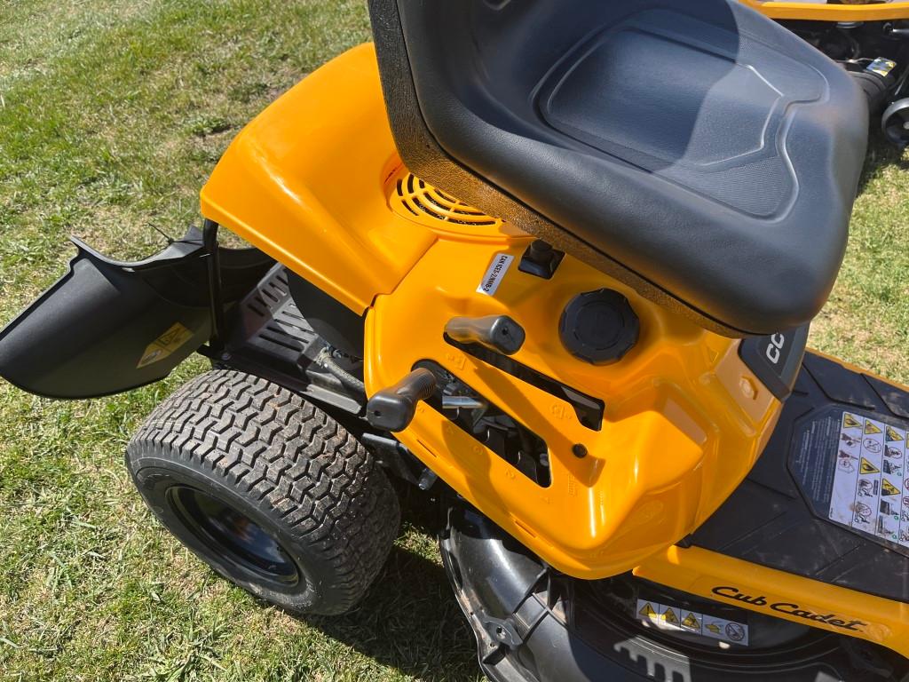 2023 Cub Cadet CC30H Rear Engine Rider