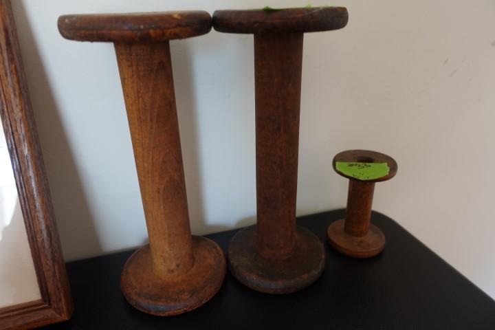 SET OF THREE WOODEN SPOOLS 2 9/12 AND 1 3 1/4