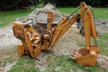 CASE D 100 BACKHOE ATTACHMENT ON QUICK HITCH FOR MINI LOADER WITH 16' X 16'