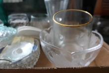 BOX LOT INCLUDING GLASSWARE AND BOWLS