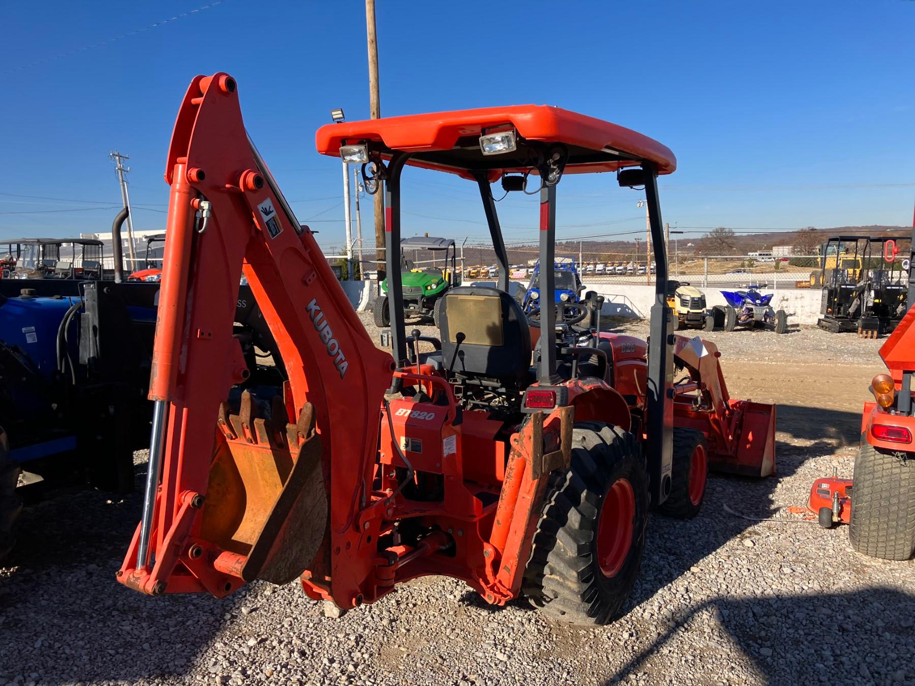 KUBOTA B26 TLB