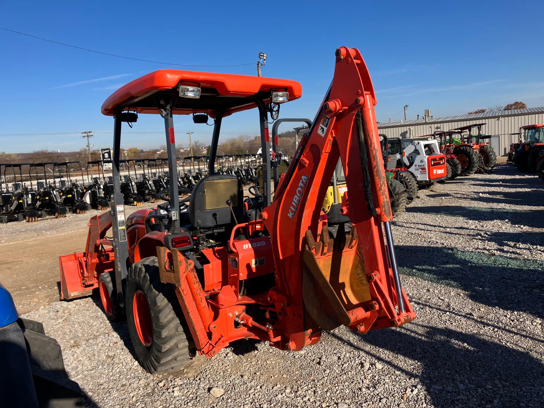 KUBOTA B26 TLB