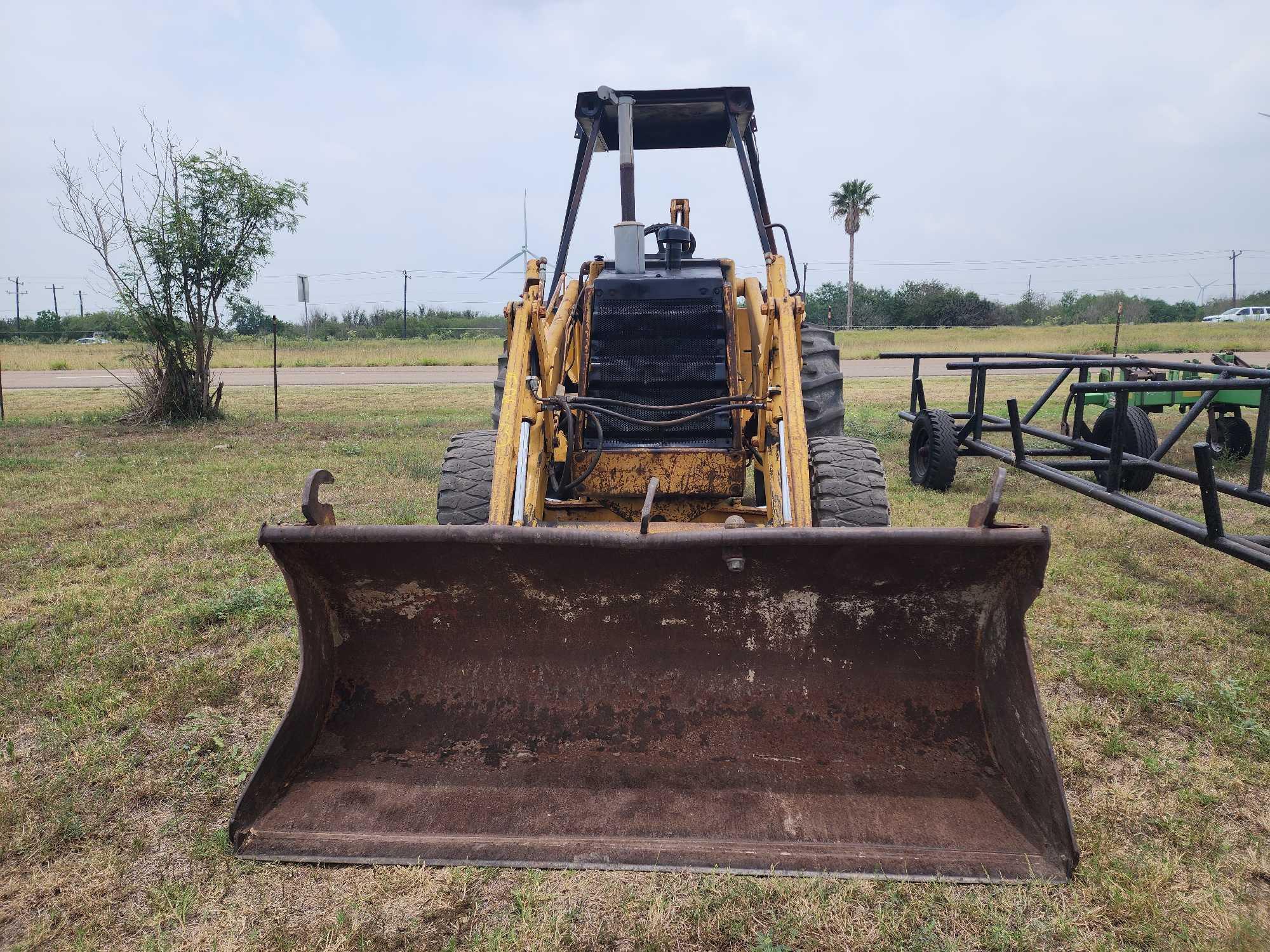 Case 580E Backhoe Loader