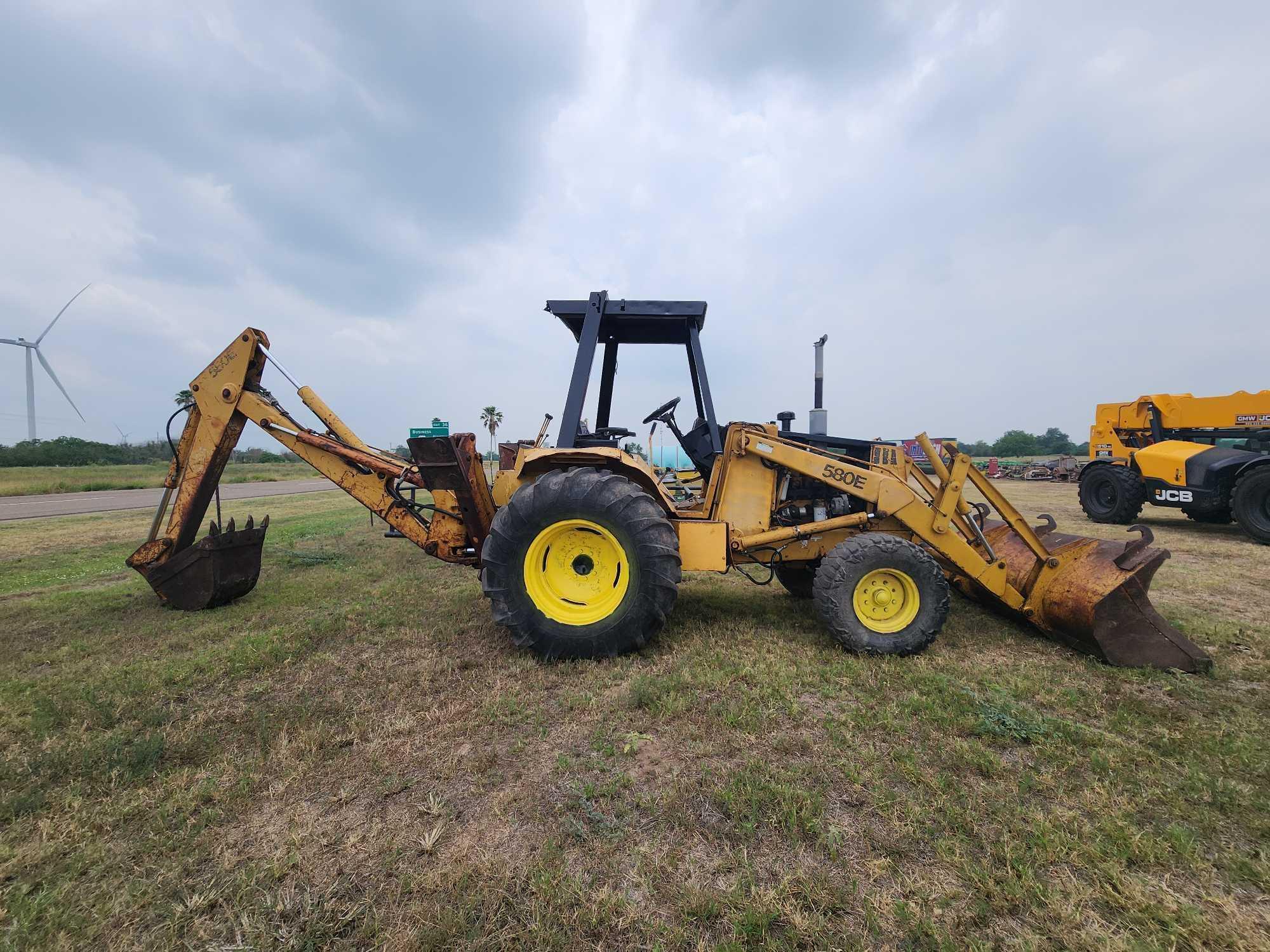 Case 580E Backhoe Loader