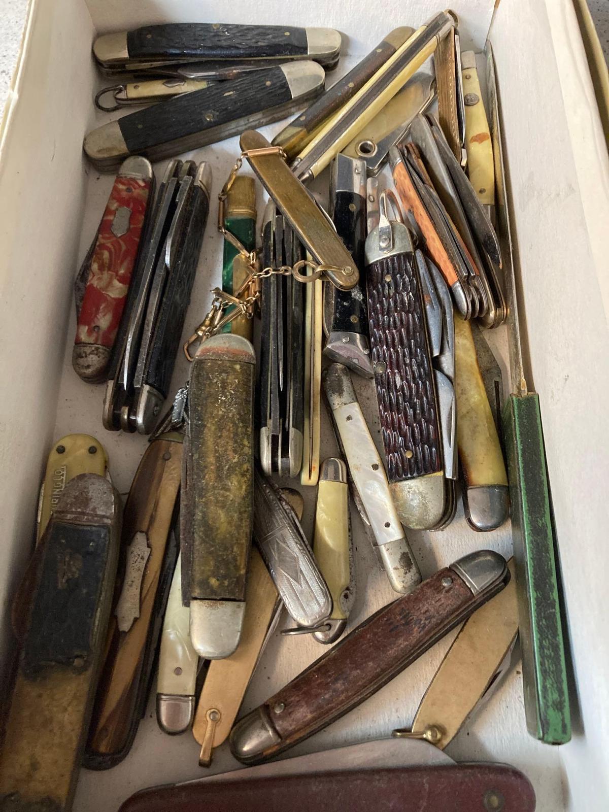 Nice lot of old pocket knives