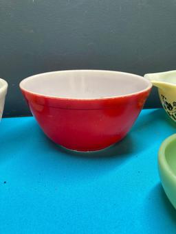 Pyrex and Fire King bowls