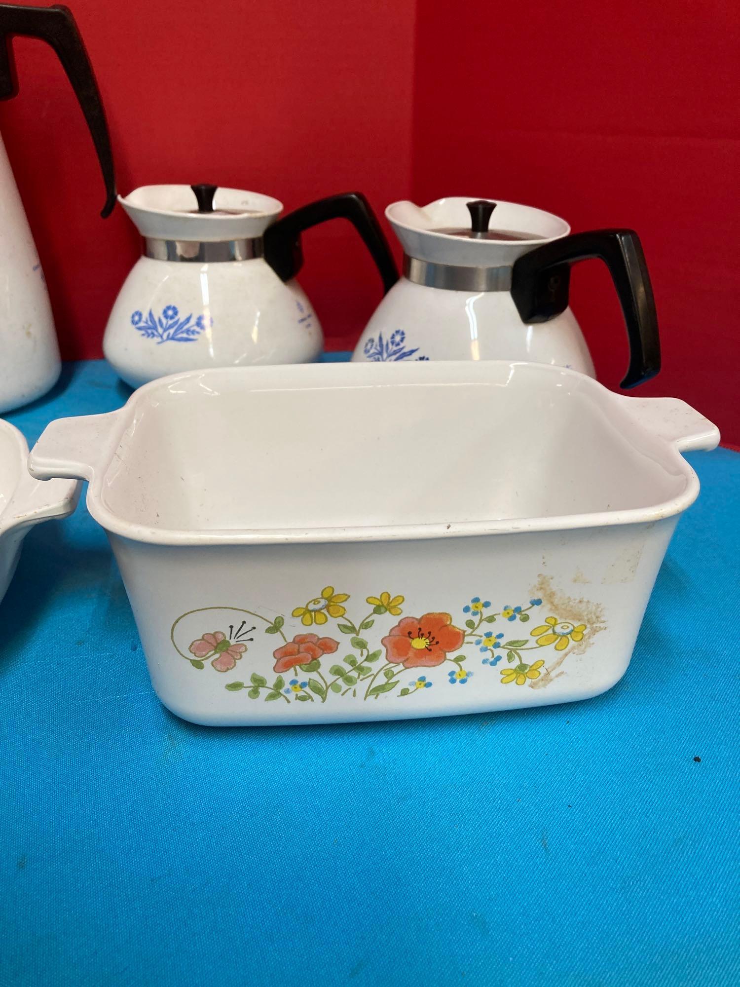 Corning ware tea and coffee pots, and casserole dishes