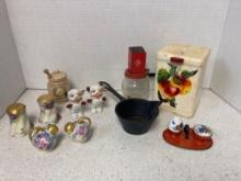 Vintage kitchen items, and salt and pepper shakers