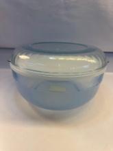 Tupperware Large Salad Bowl/ Serving Bowl With Lid