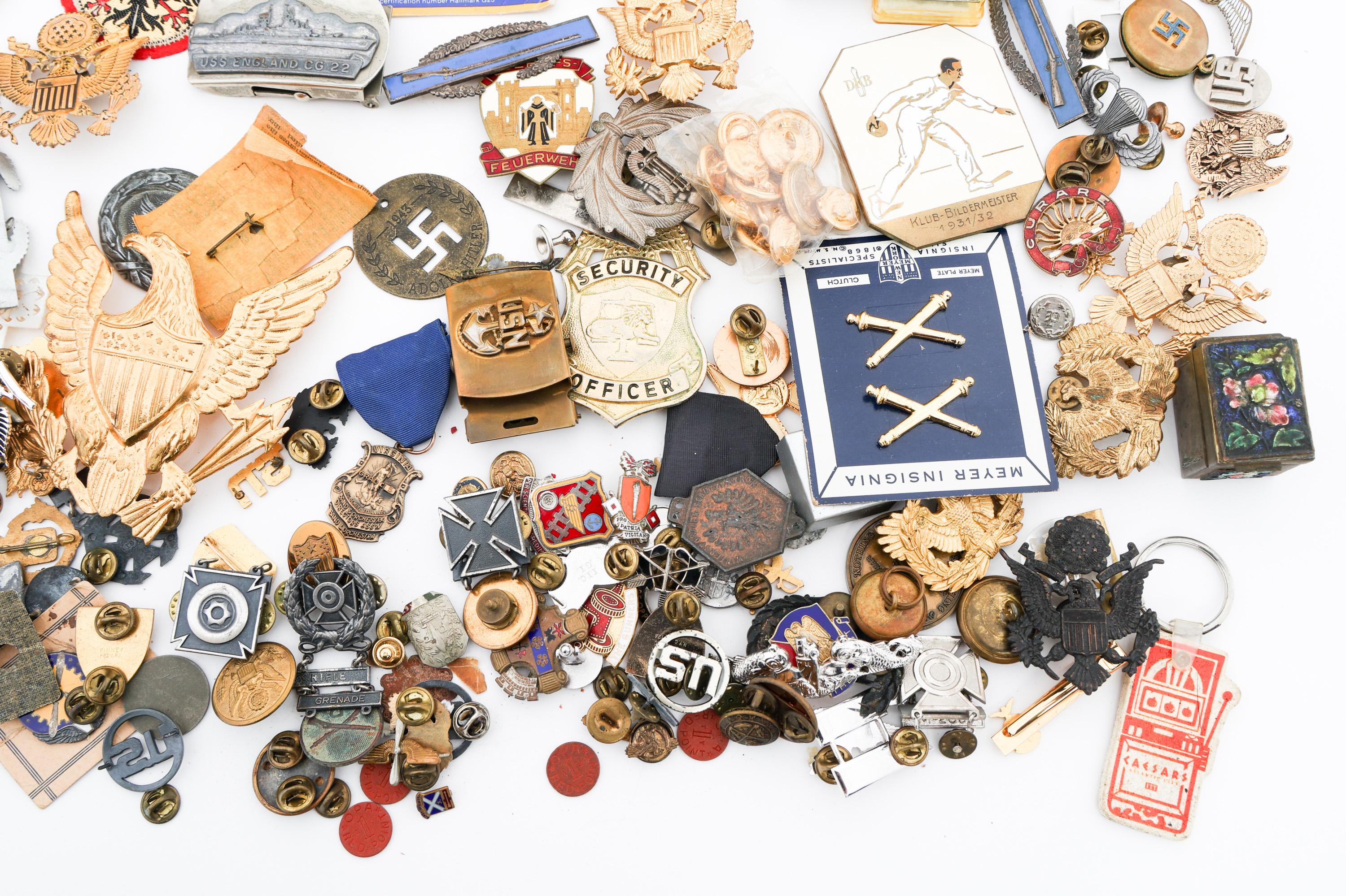 WWI - COLD WAR WORLD MILITARY BADGES & INSIGNIA