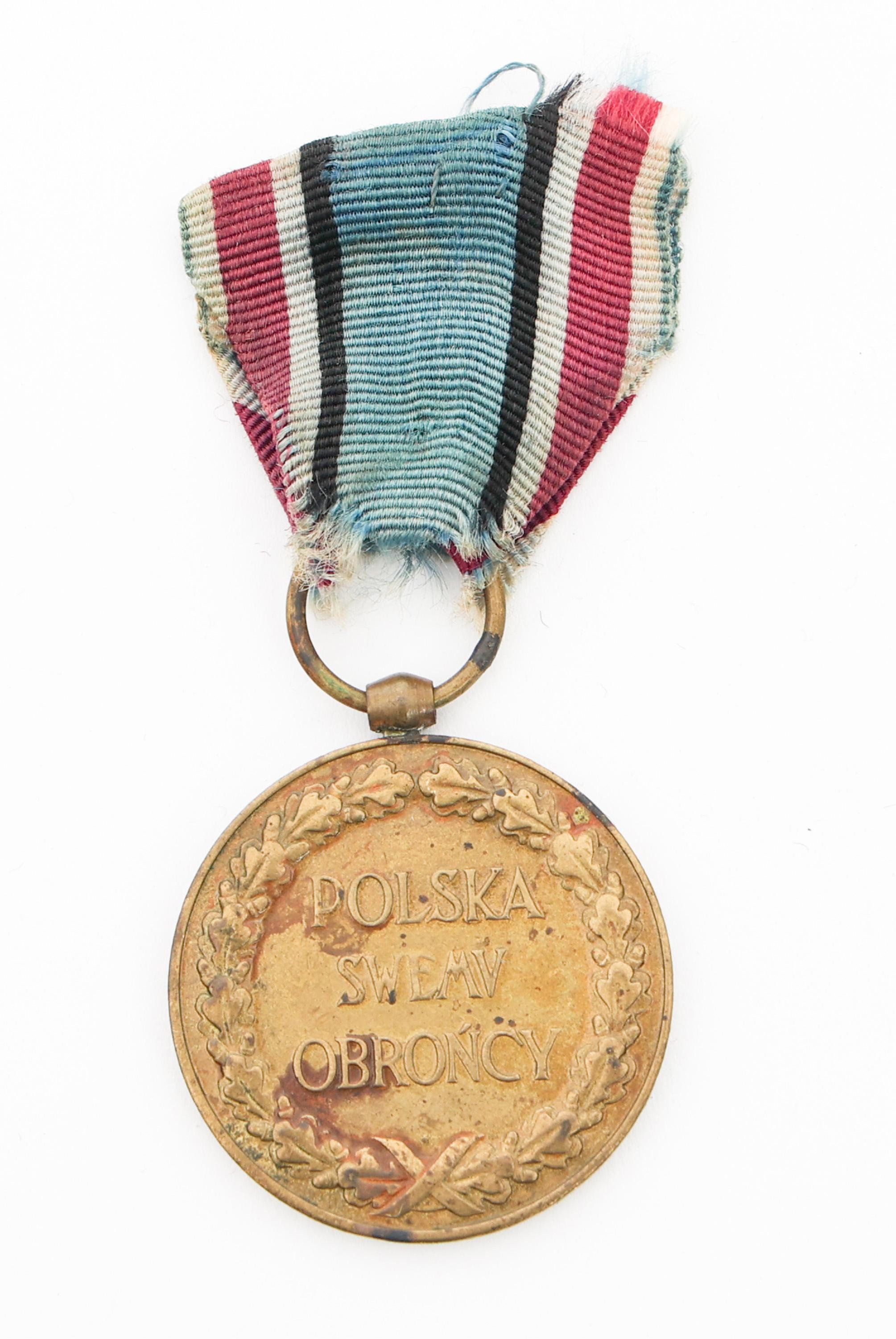 WWI - 1920'S POLISH SOLDIER MEDALS & BADGES GROUP