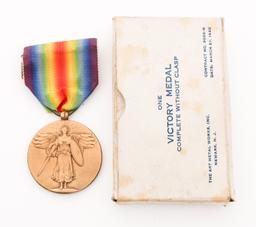 WWI US VICTORY MEDALS WITH CLASPS & RIBBONS