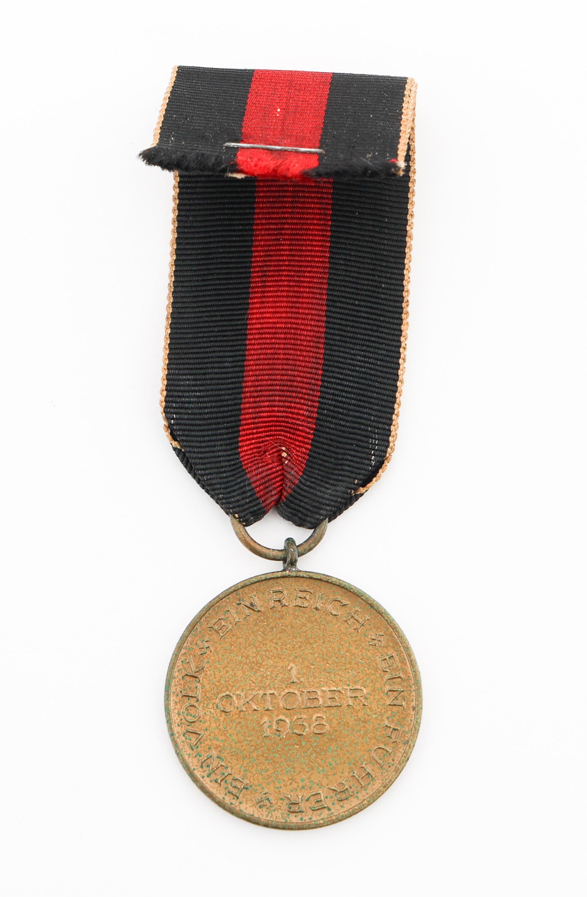 WWII GERMAN INDUSTRY MEDALLION & MEDALS