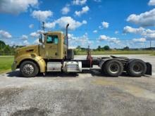 2012 Peterbilt 386 Tandem Axle Day Cab Tractor, VIN 1XPHDP9X8CD139403, 885,628 Miles, Paccar 12.9L