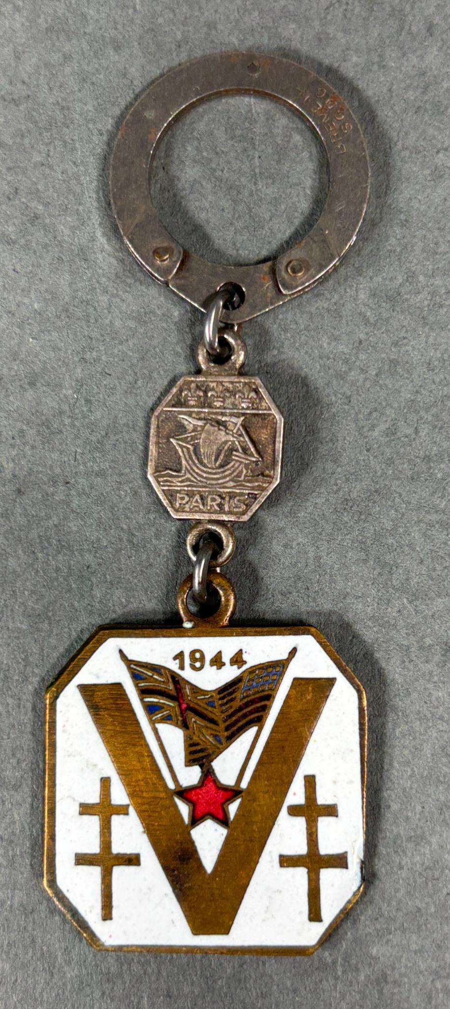 WWII FRENCH MADE "V FOR VICTORY" KEY CHAIN SGDG PATENT STAMP