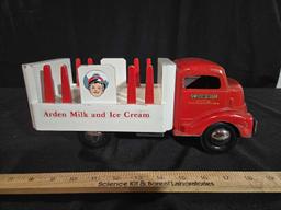 Smith Miller Arden Milk & Ice Cream Truck