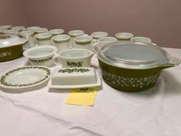 Pyrex baking dishes and cups