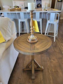 Stein World round end table with candle stick