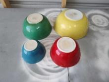 4 Pyrex Nesting Bowls Mixing