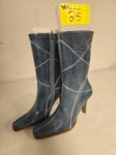Womens boots size 8