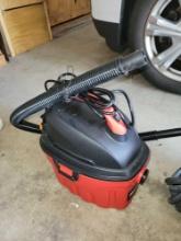 Bauer 3 Gallon Wet/Dry Shop Vac