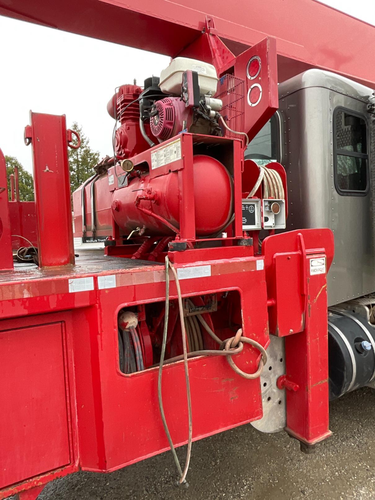 2015 Peterbilt 367 Crane Truck