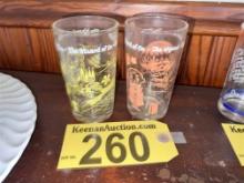 LOT: 2-VINTAGE SWIFT PEANUT BUTTER WIZARD OF OZ GLASSES, COWARDLY LION & THE WIZARD