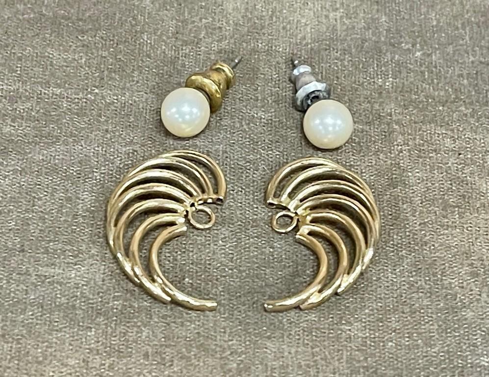 14 K Gold Pearl Earrings