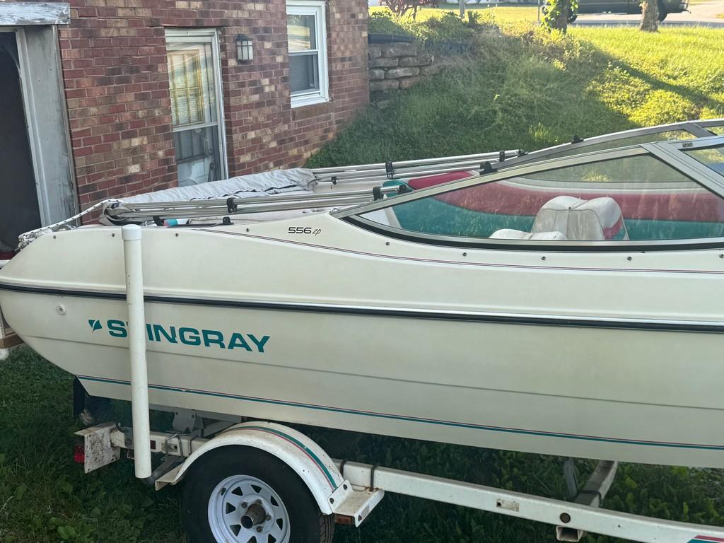 Stingray Boat 556DT on Trailer