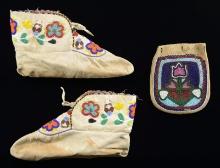 NATIVE AMERICAN BEAD DECORATED MOCCASINS &