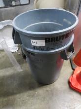 BRUTE GRAY ROUND TRASH CANS