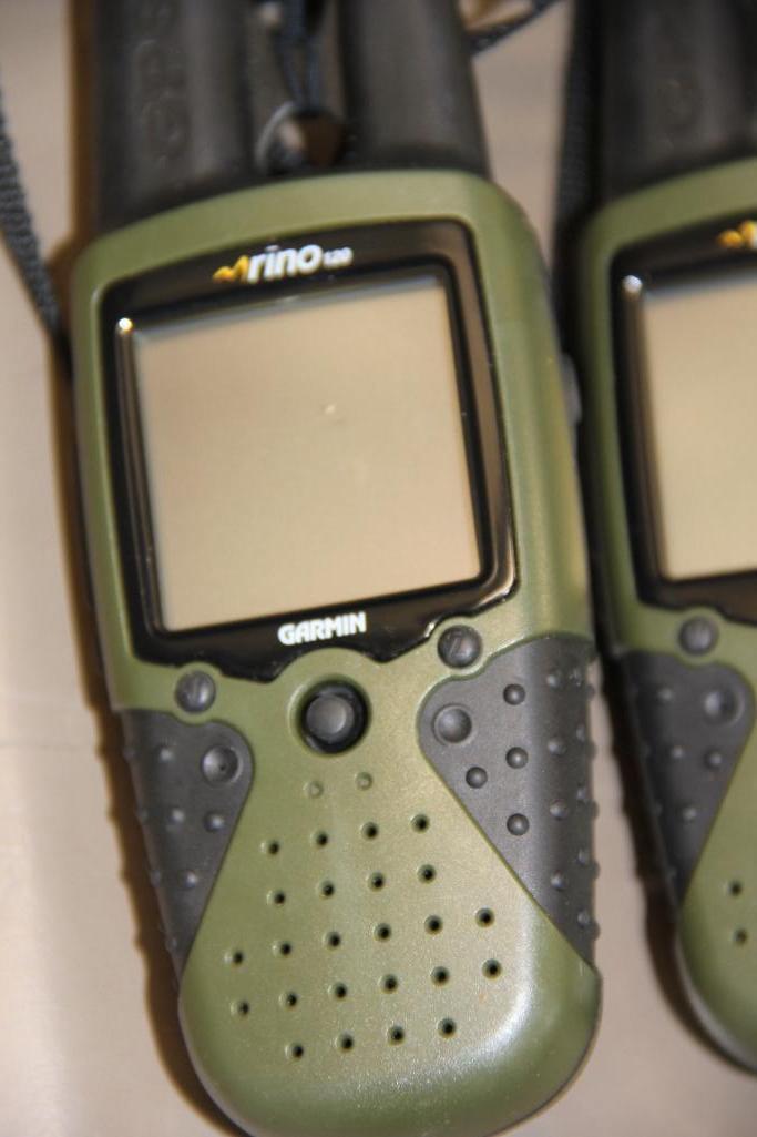 Garmin Rino 120 GPS Hand-Held Radio Set and Accessories
