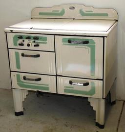 Excellent Antique Continental Stove in White and Green