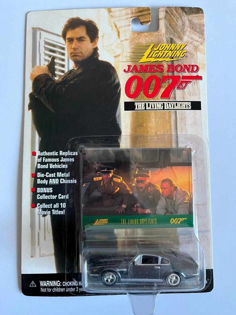 James Bond 1997 Johnny Lightning Die-Cast Cars Collector Cars and Cards