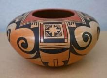 Outstanding Elva Nampeyo Pottery Vase
