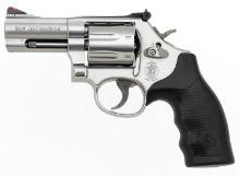 Excellent Smith & Wesson Model 686 Plus Double Action Revolver