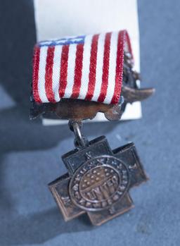 Spanish American Veterans medal and pin
