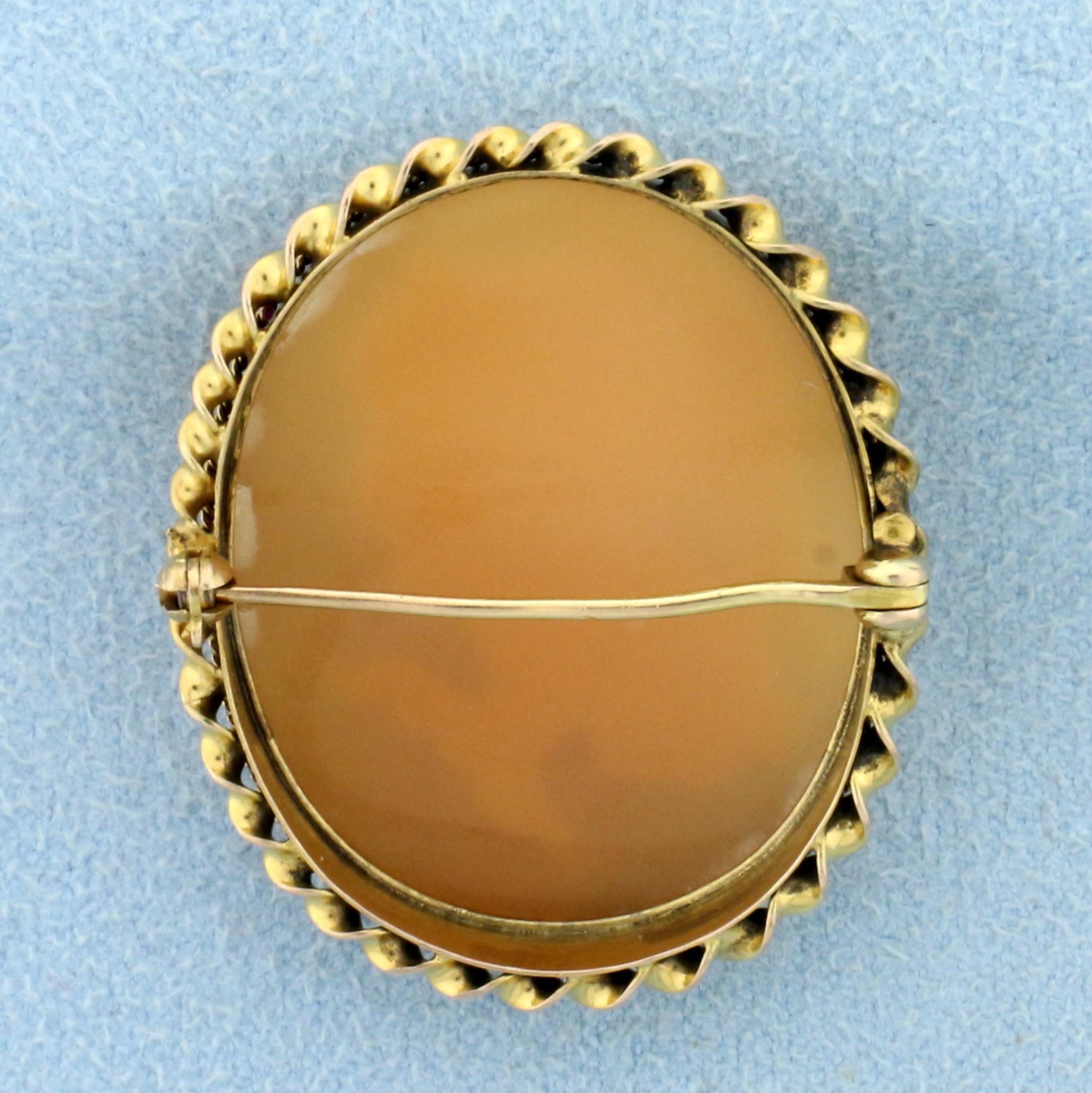 Vintage Cameo Pin In 14k Yellow Gold