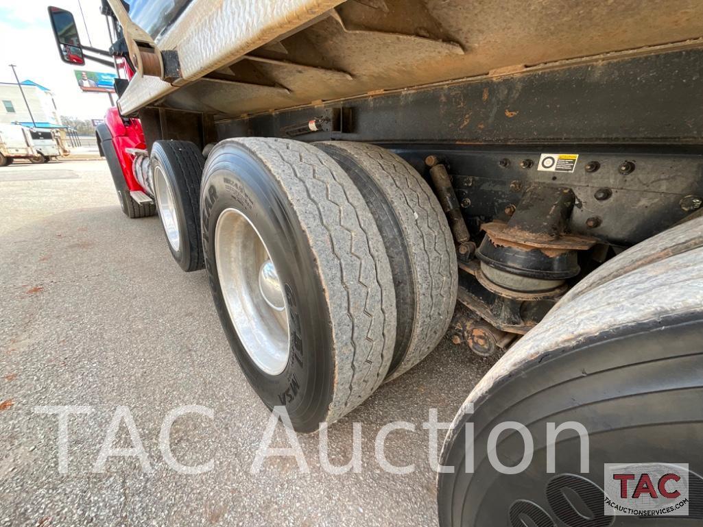 2016 Kenworth T880 Tri-Axle Dump Truck