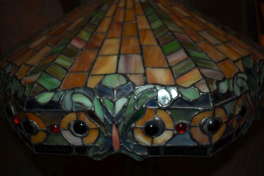 ANTIQUE TIFFANY STYLE LEADED GLASS LAMP AND SHADE